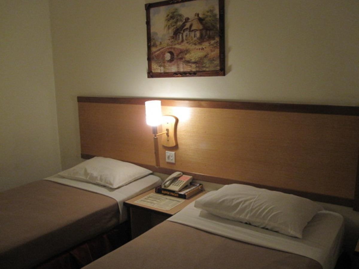 Hotel Sri Sutra - Sungai Buloh 八打灵再也 外观 照片