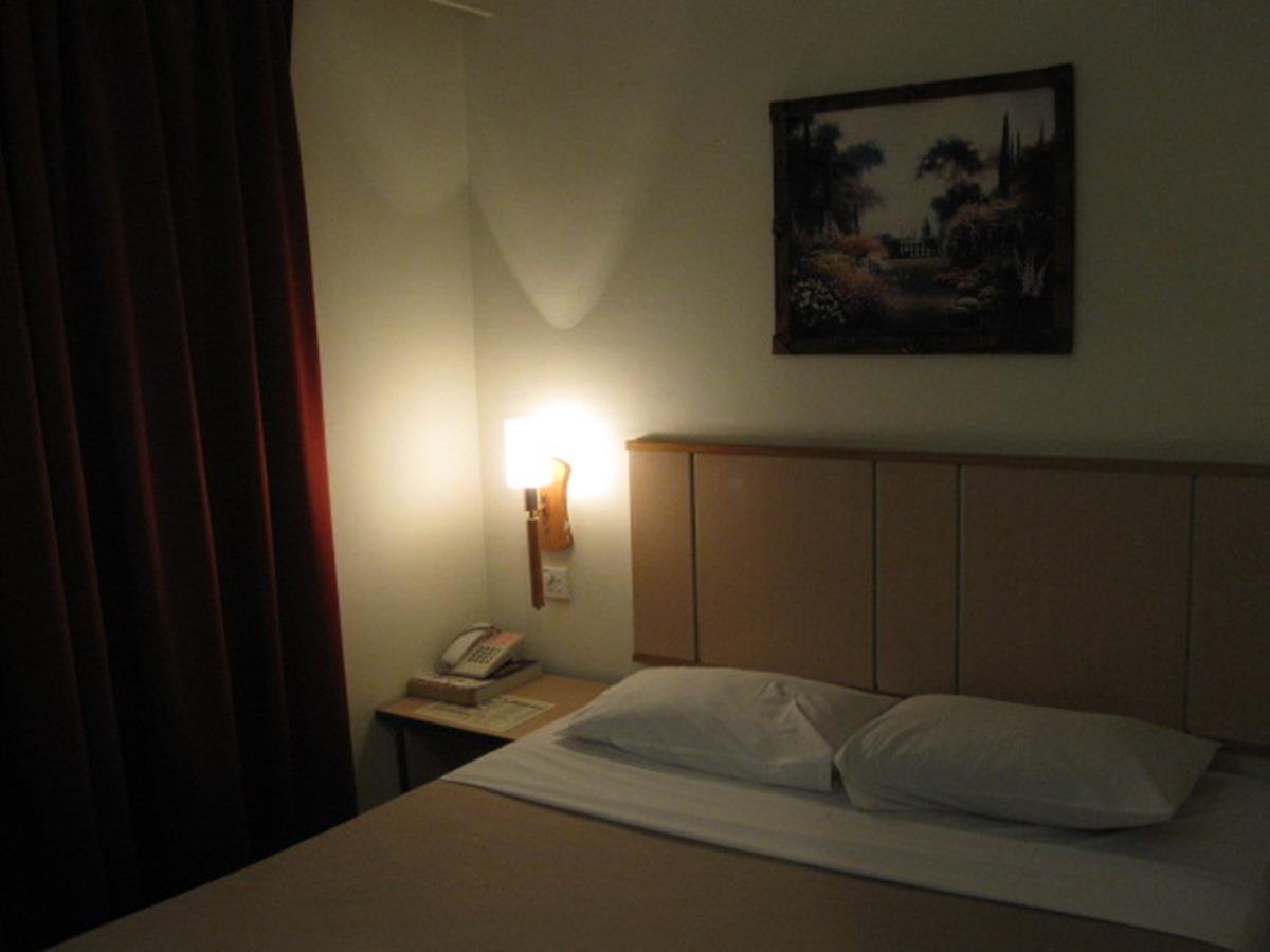 Hotel Sri Sutra - Sungai Buloh 八打灵再也 外观 照片